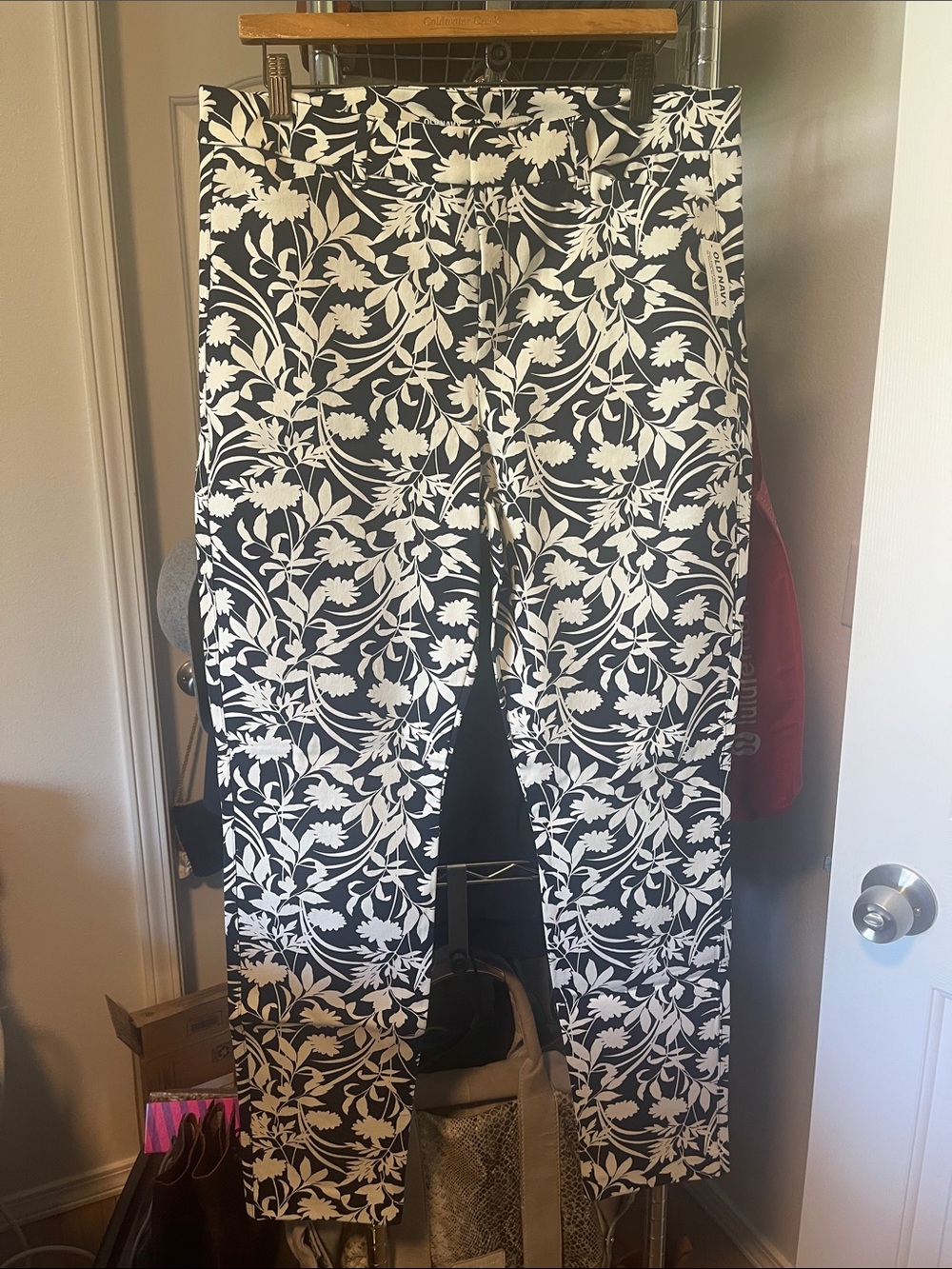 Old Navy TALL Pixie Skinny Pant